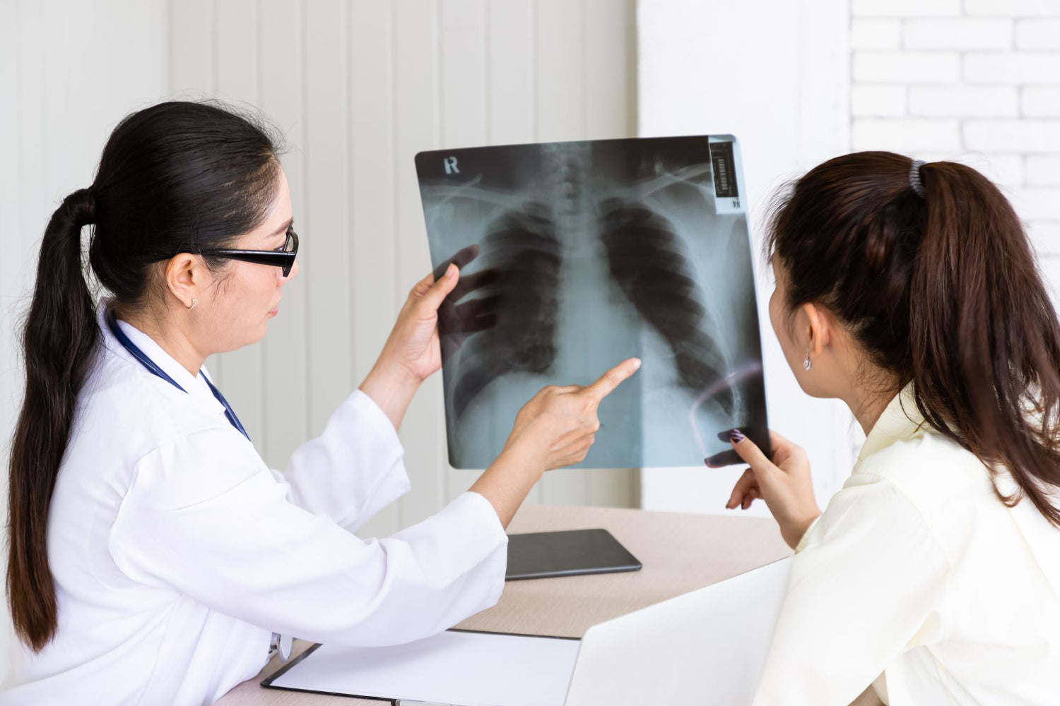 How Contagious is Bronchitis? Facts You Need to Understand