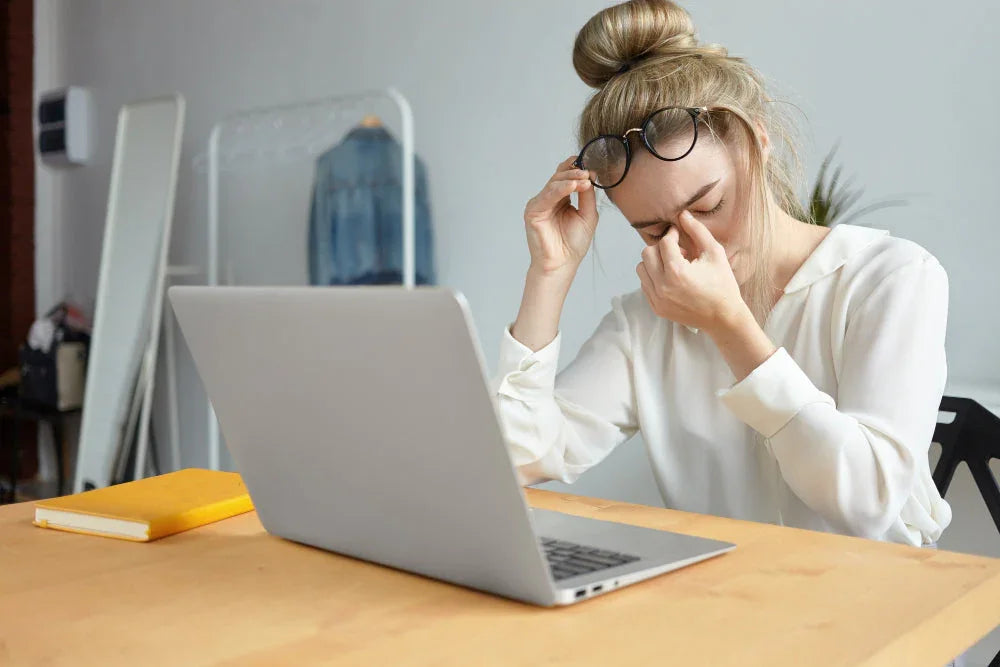 Does Lutein Help with Headaches From Too Much Screen Time?