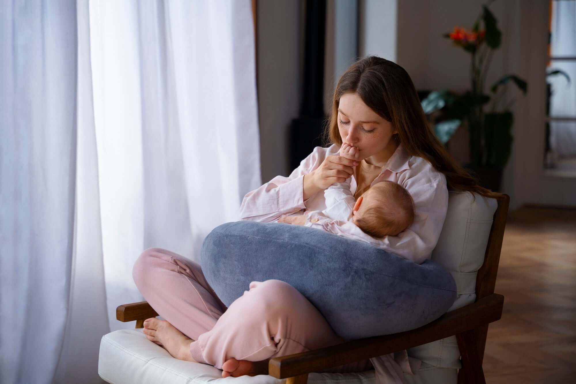 Is It Safe for Breastfeeding Mothers to Take Supplements?
