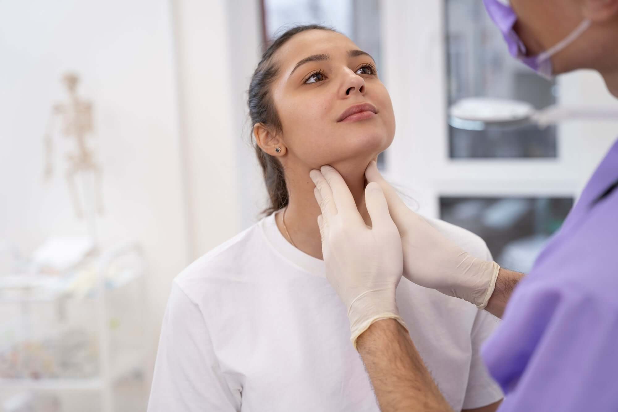 Non-Surgical Treatment Approaches Recommended by Professors for Thyroid Disorders
