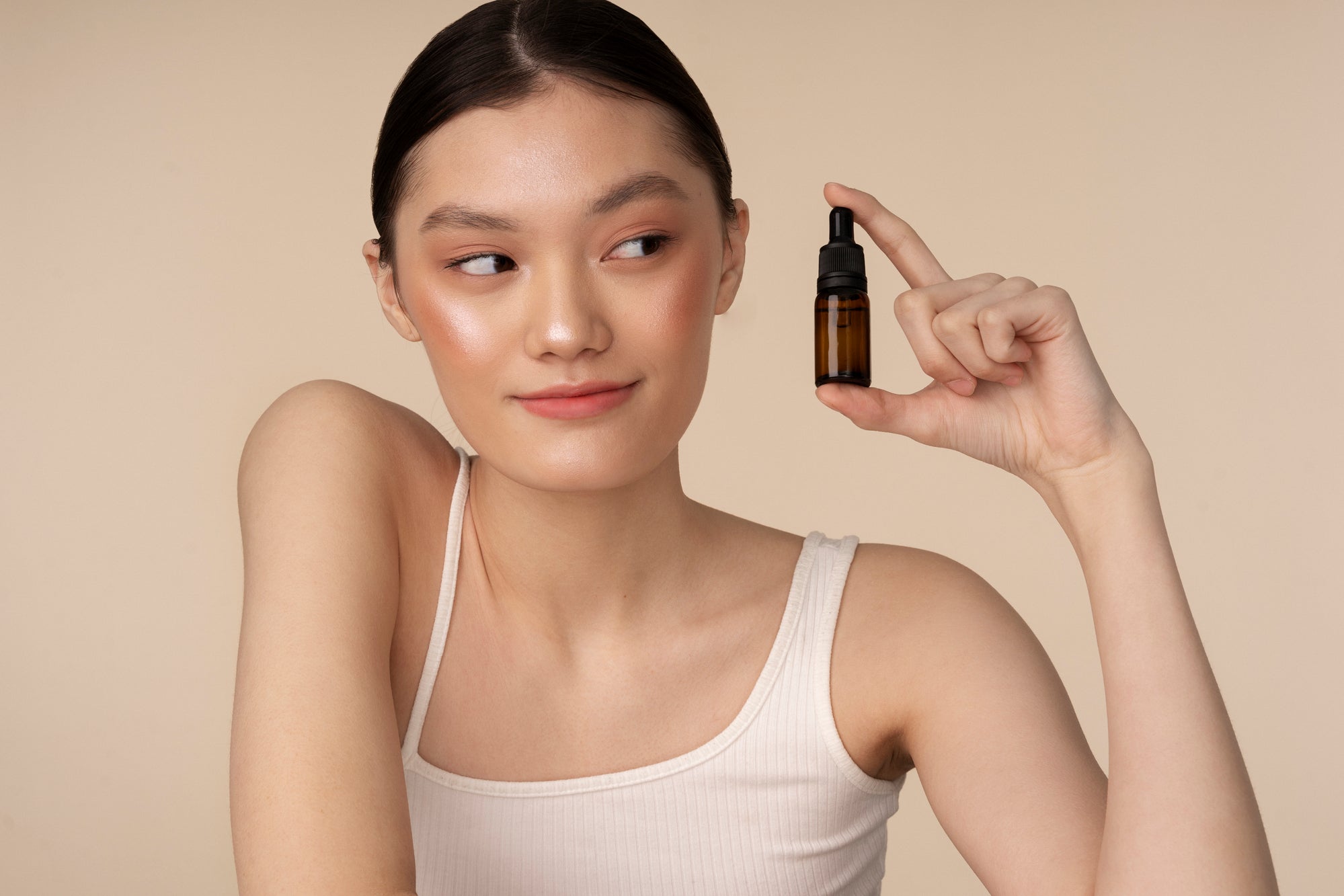 Beauty Secrets: The Incredible Benefits of Niacinamide Serum