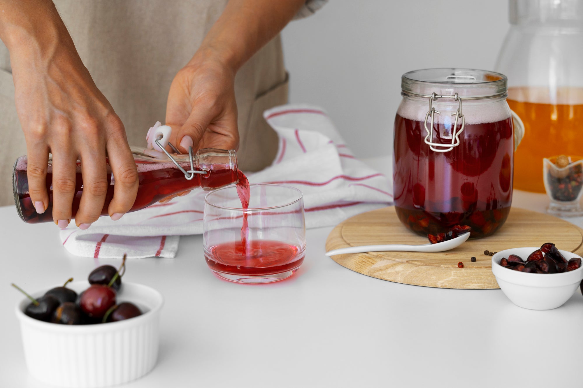 Vinegar and Enzymes: Which of the Acidic Liquids is Better For Gut Health?